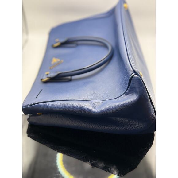 Prada Galleria Saffiano Leather Bag in Blue - Picture 4 of 12